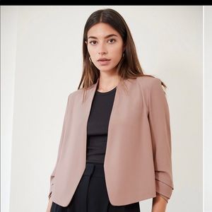ARITZIA - power short blazer!